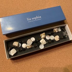 Lia Sophia Necklace stone shell like detail w/ box